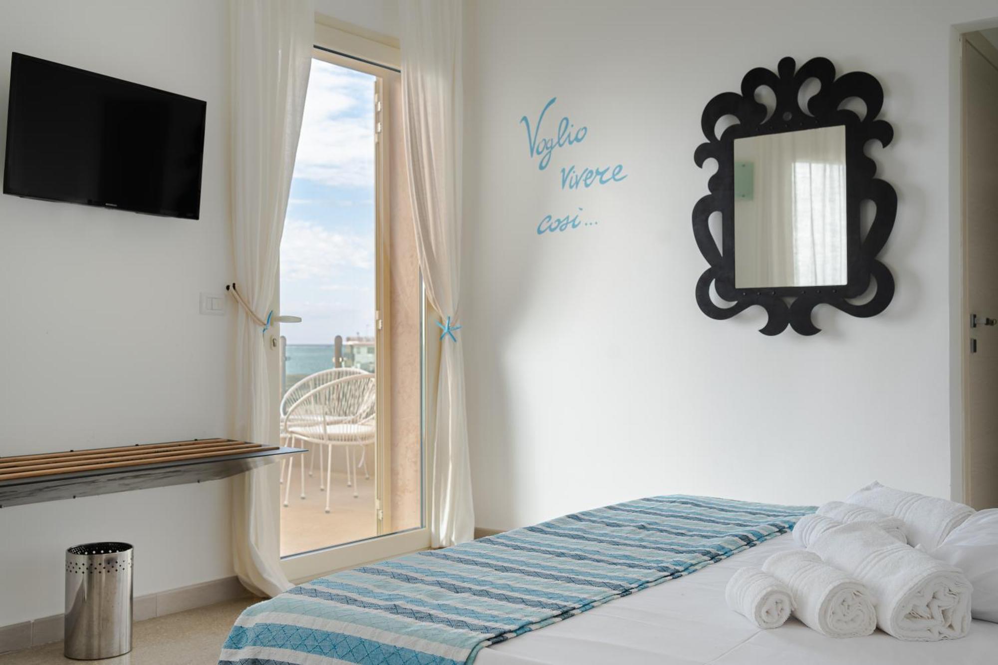 Preferisco B&B E Trattoria Sul Mare Torre Suda Exterior photo